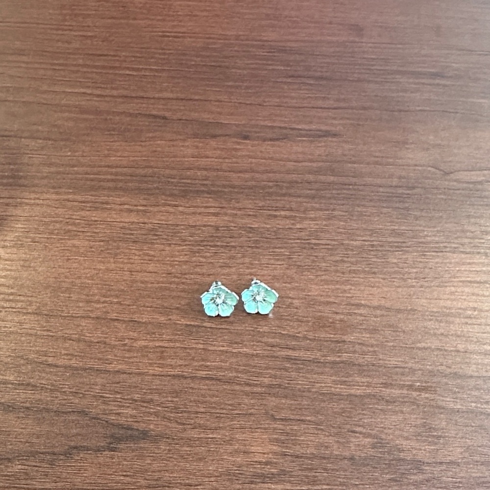 Delicate Mint Green Flower Stud Earrings - Picture 2 of 4